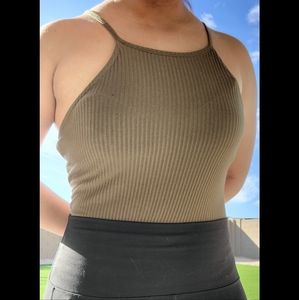 Size: medium  color: army green